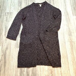 H&M brown knit cozy cardigan sweater with pockets. EEUC. 40” length.